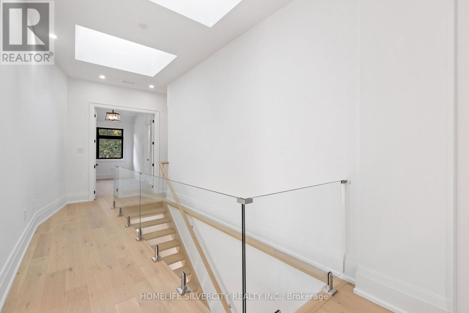 1610 KENMUIR AVENUE Image 36