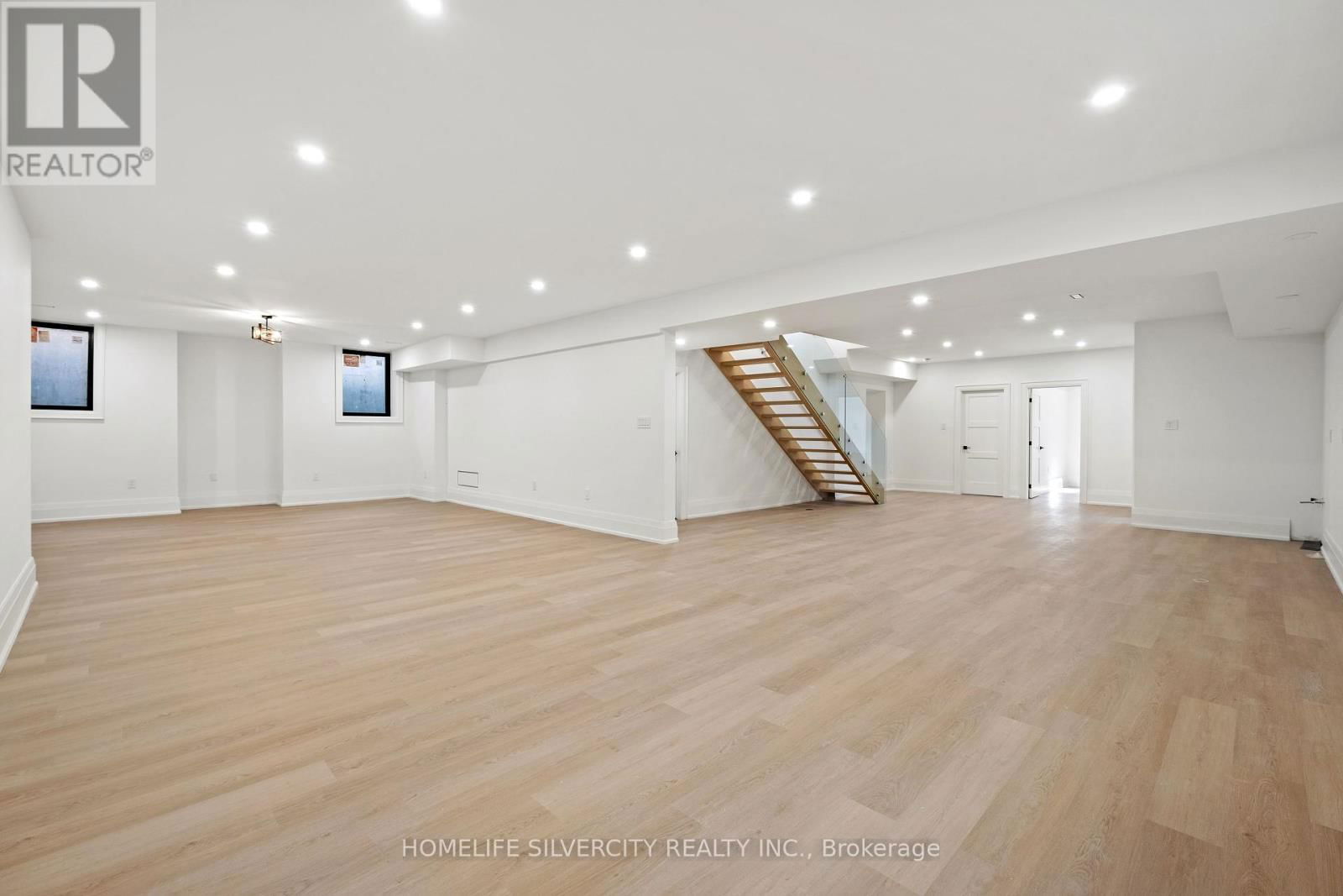 1610 KENMUIR AVENUE Image 37