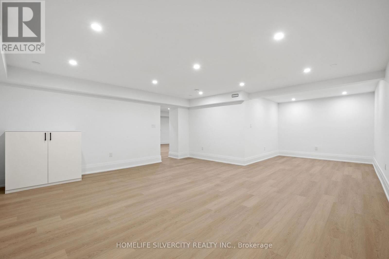 1610 KENMUIR AVENUE Image 40