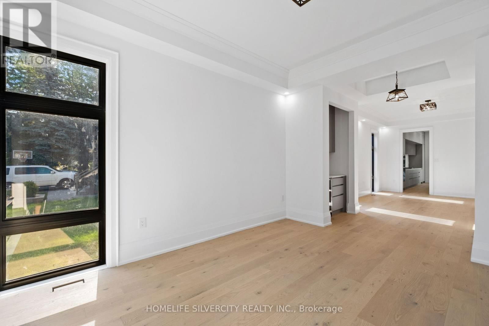 1610 KENMUIR AVENUE Image 8
