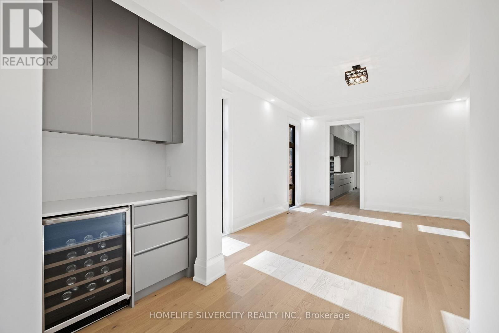 1610 KENMUIR AVENUE Image 9