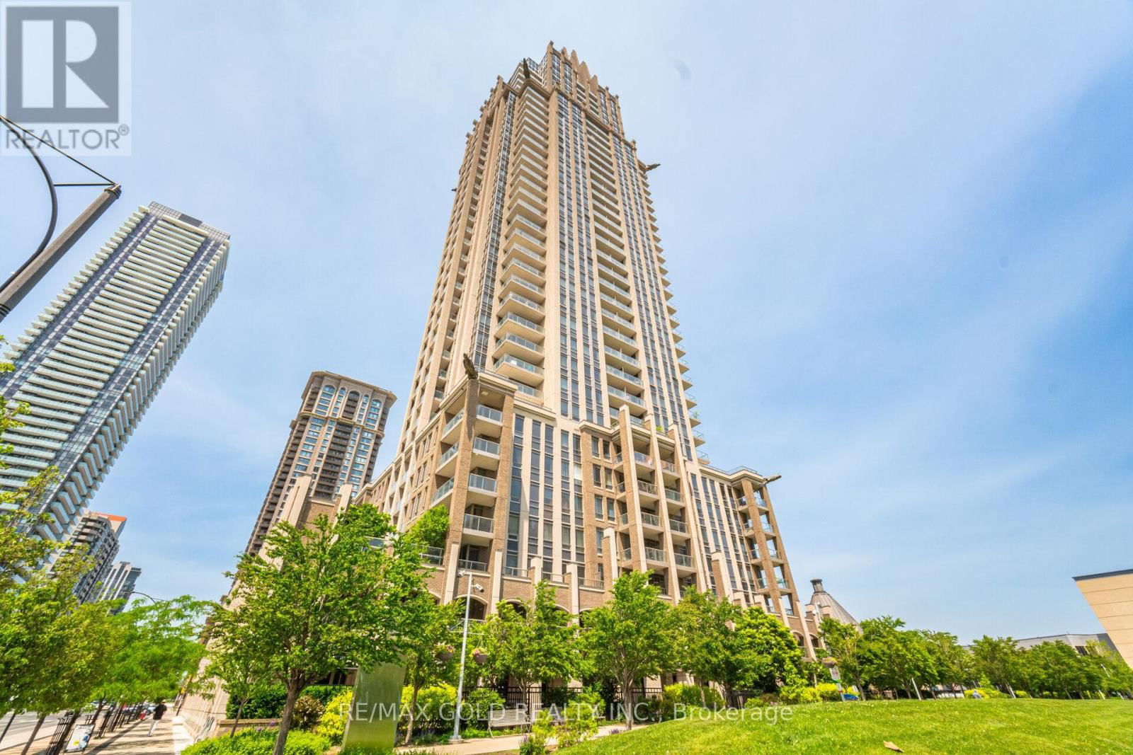 1102 - 388 PRINCE OF WALES DRIVE Image 1