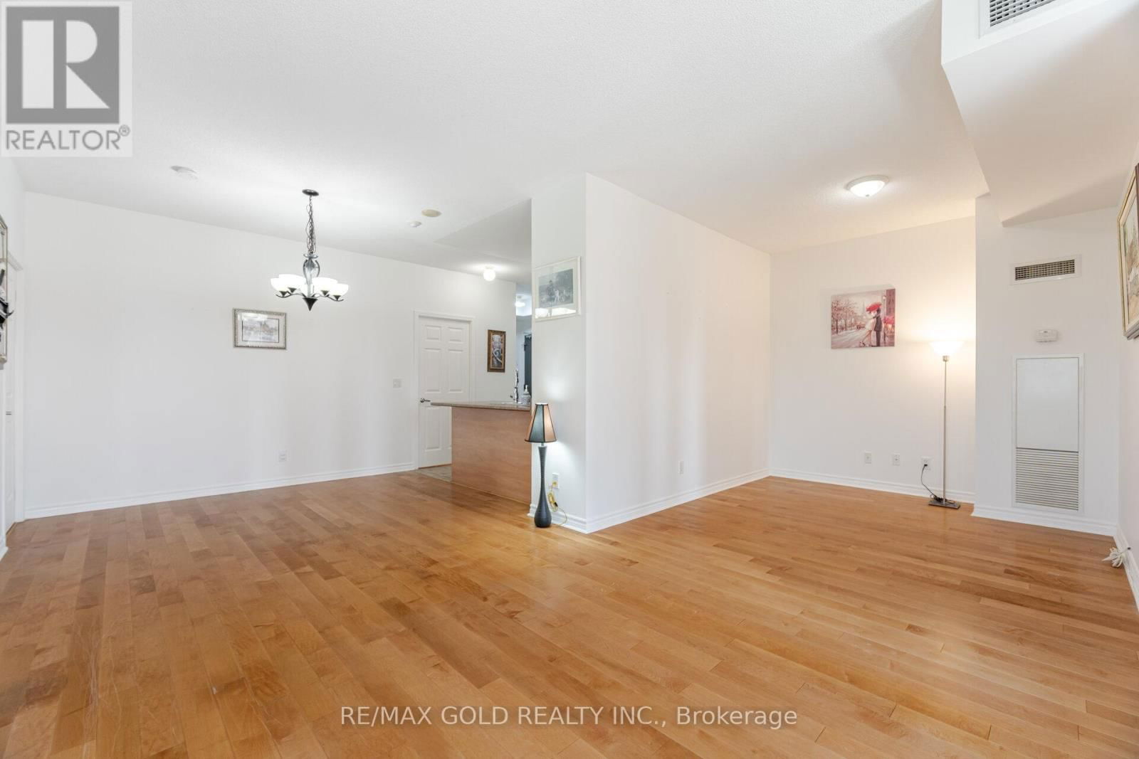 1102 - 388 PRINCE OF WALES DRIVE Image 11