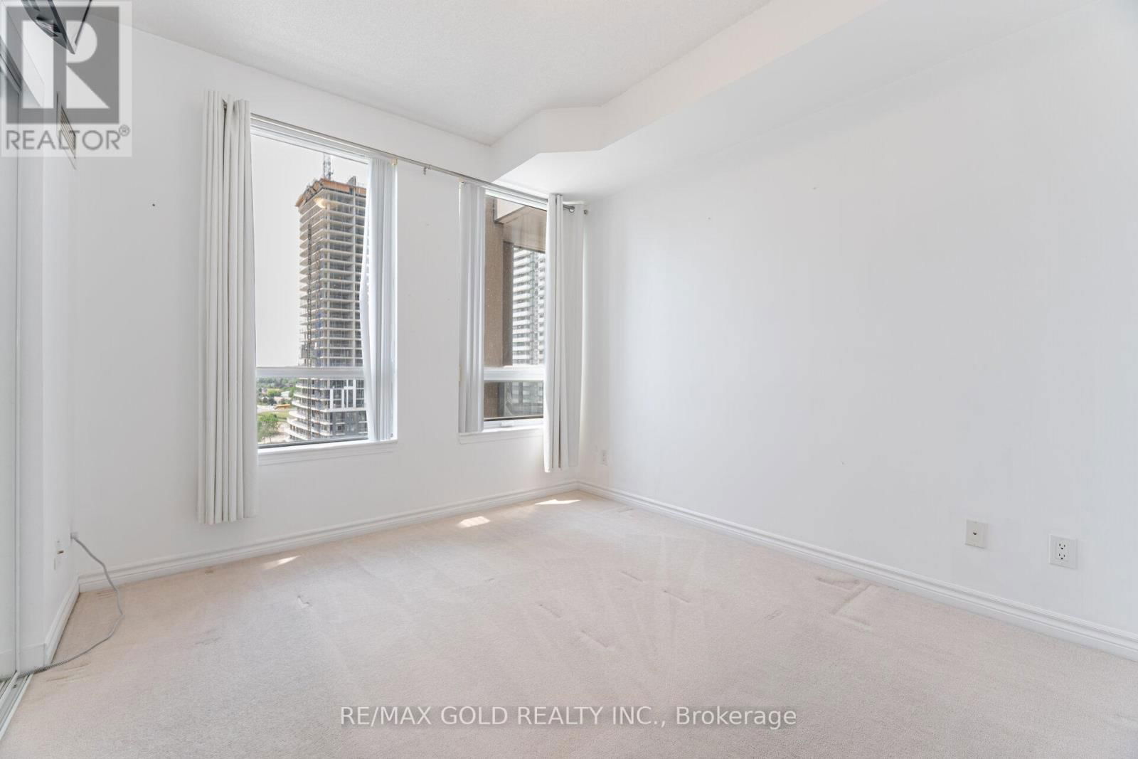 1102 - 388 PRINCE OF WALES DRIVE Image 14