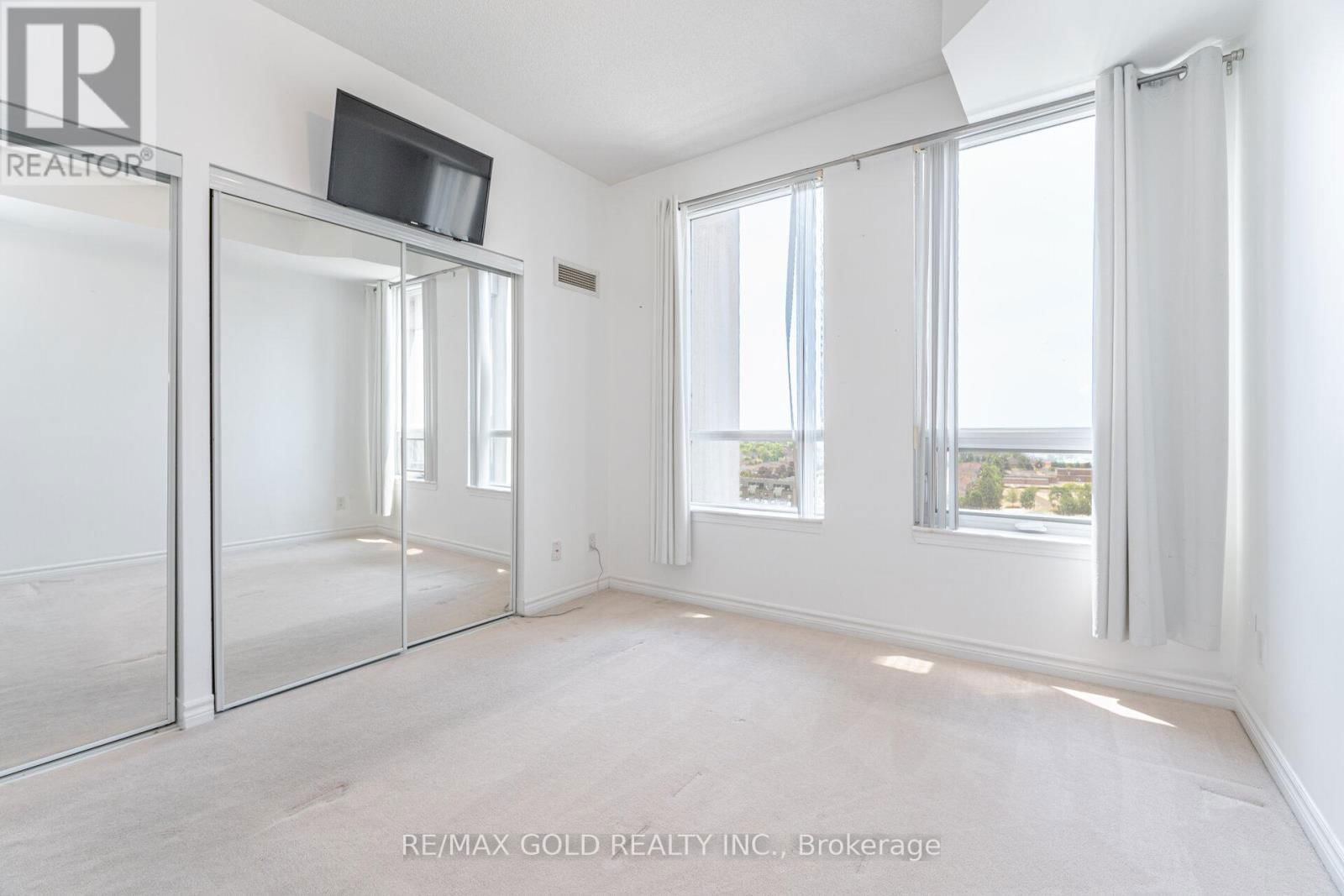 1102 - 388 PRINCE OF WALES DRIVE Image 15