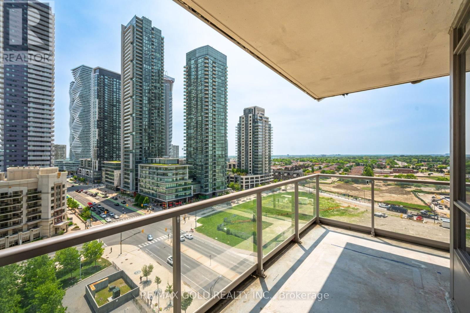 1102 - 388 PRINCE OF WALES DRIVE Image 20