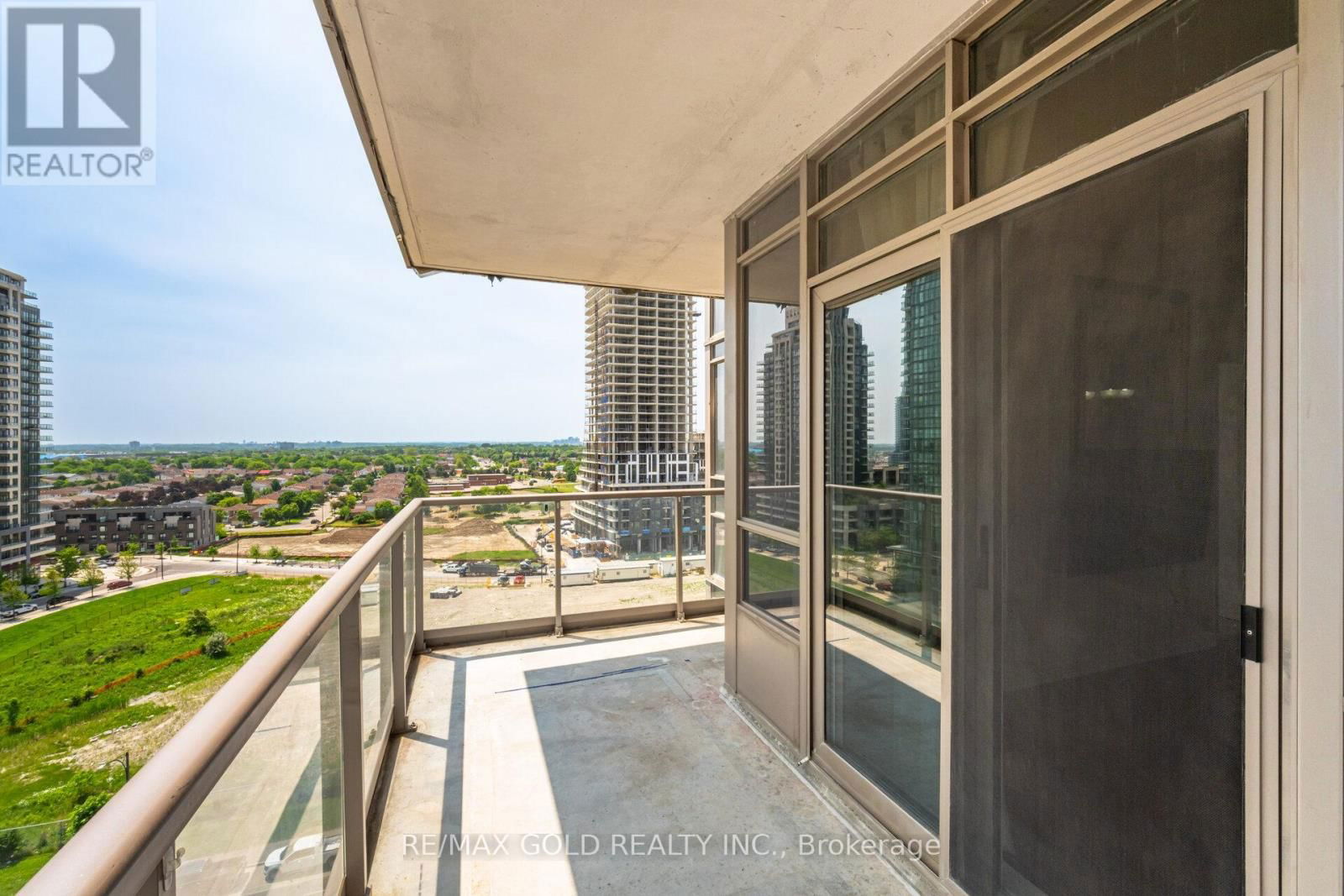 1102 - 388 PRINCE OF WALES DRIVE Image 21