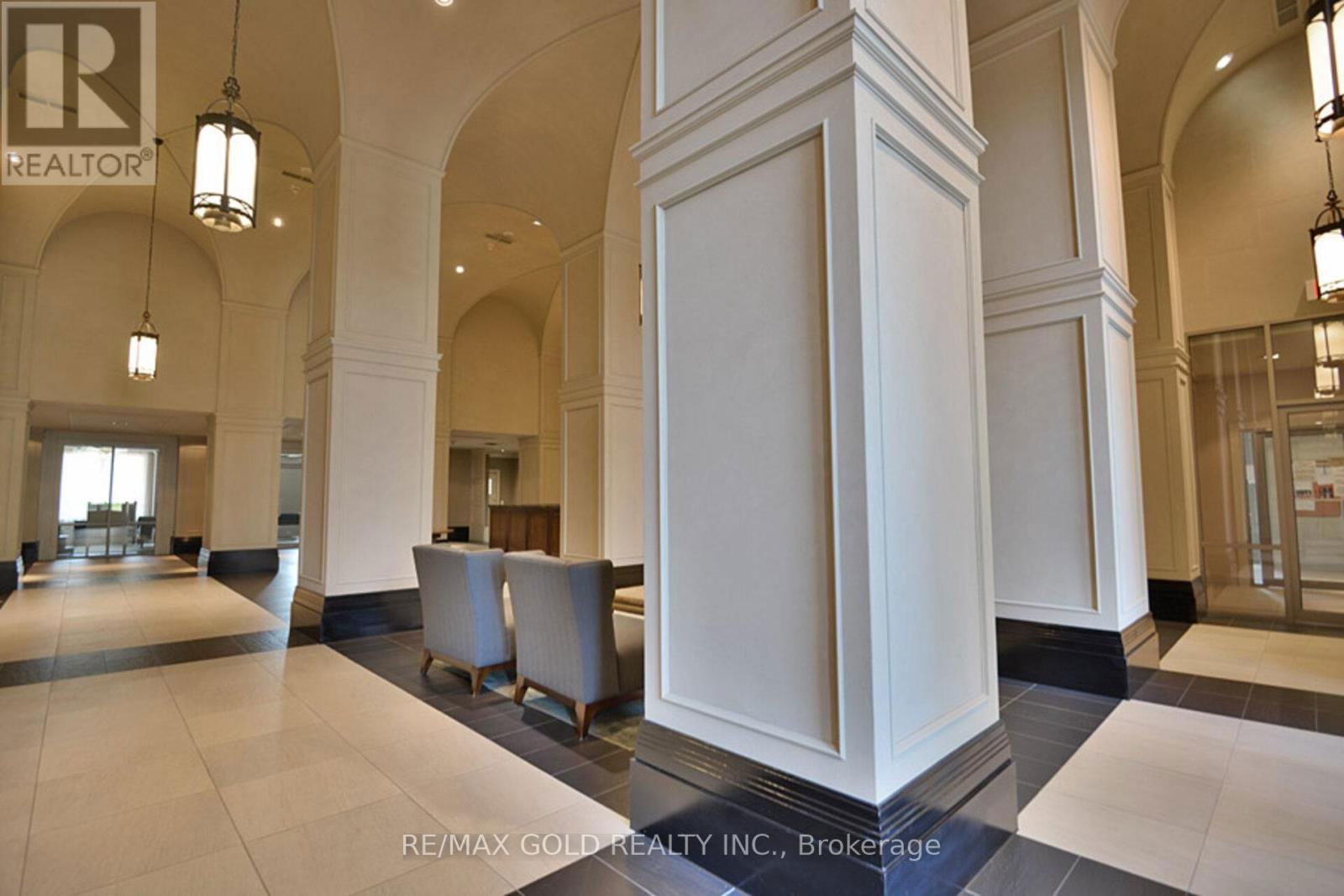 1102 - 388 PRINCE OF WALES DRIVE Image 3