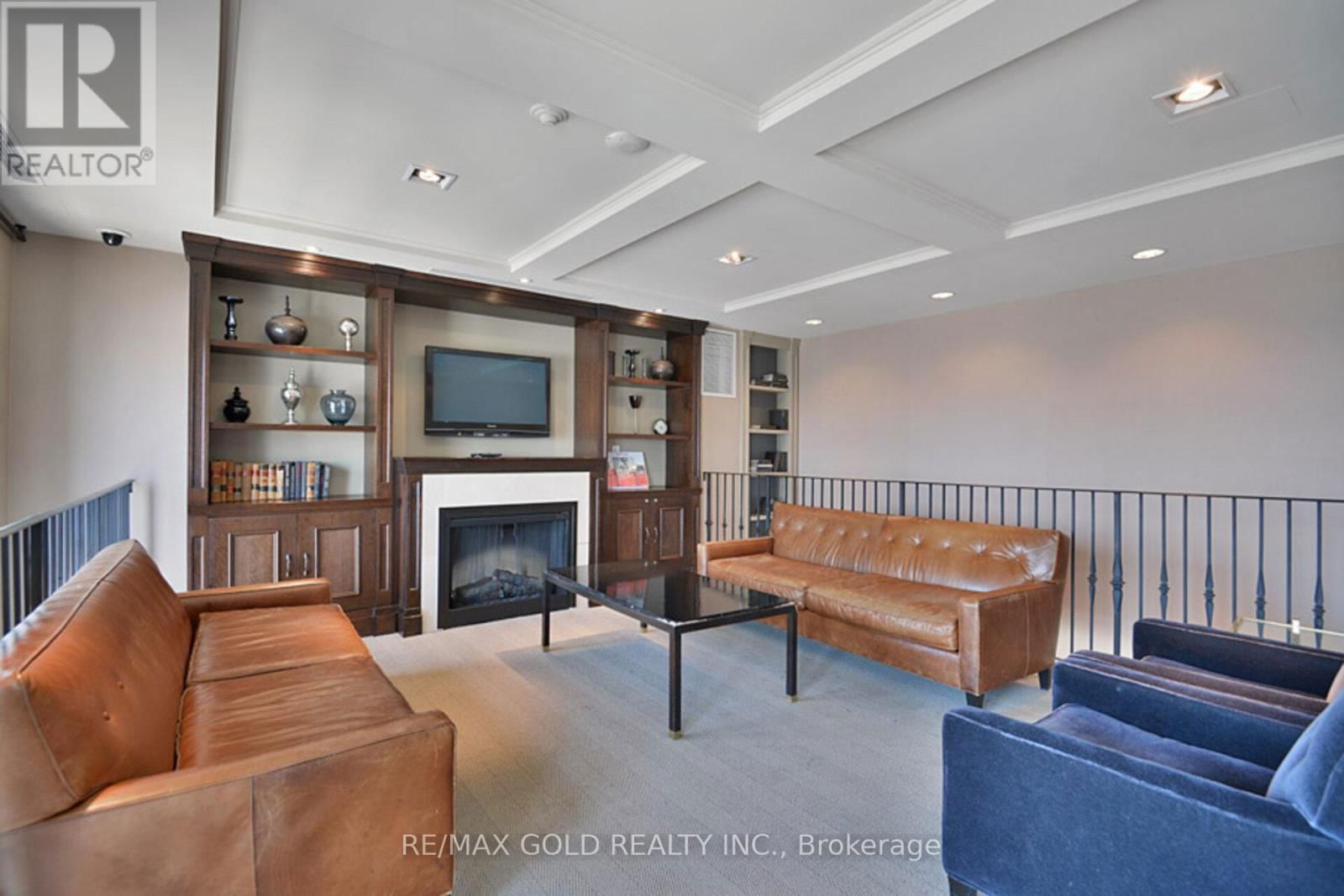 1102 - 388 PRINCE OF WALES DRIVE Image 32