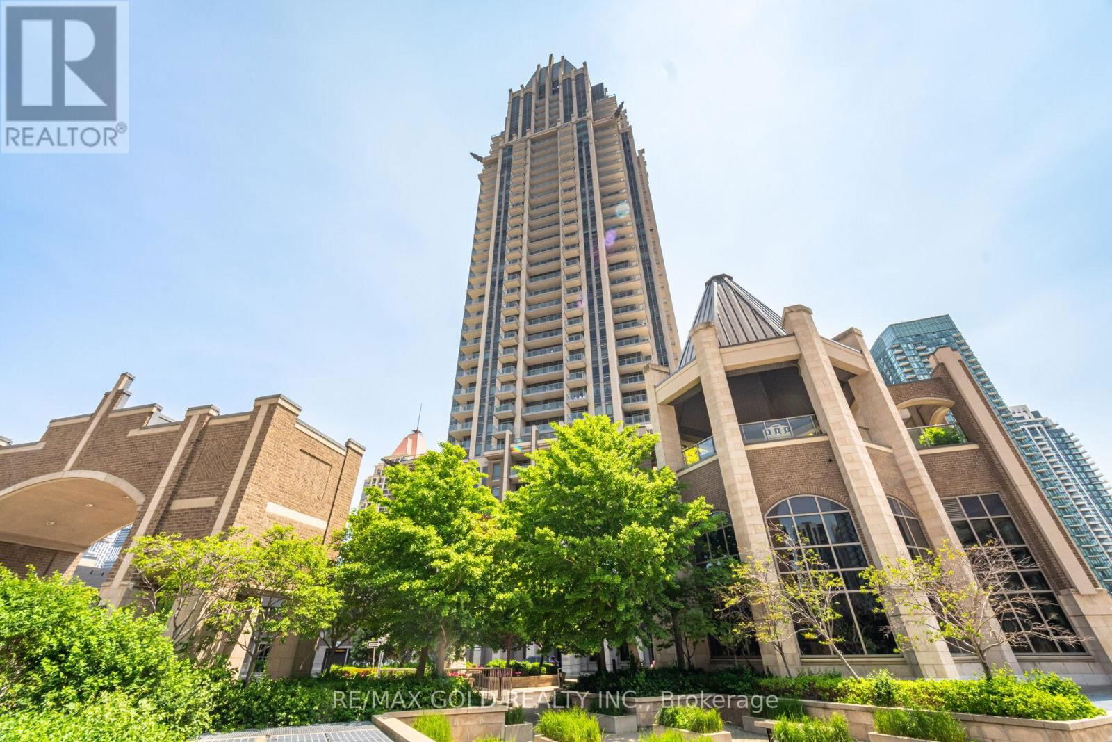 1102 - 388 PRINCE OF WALES DRIVE Image 37
