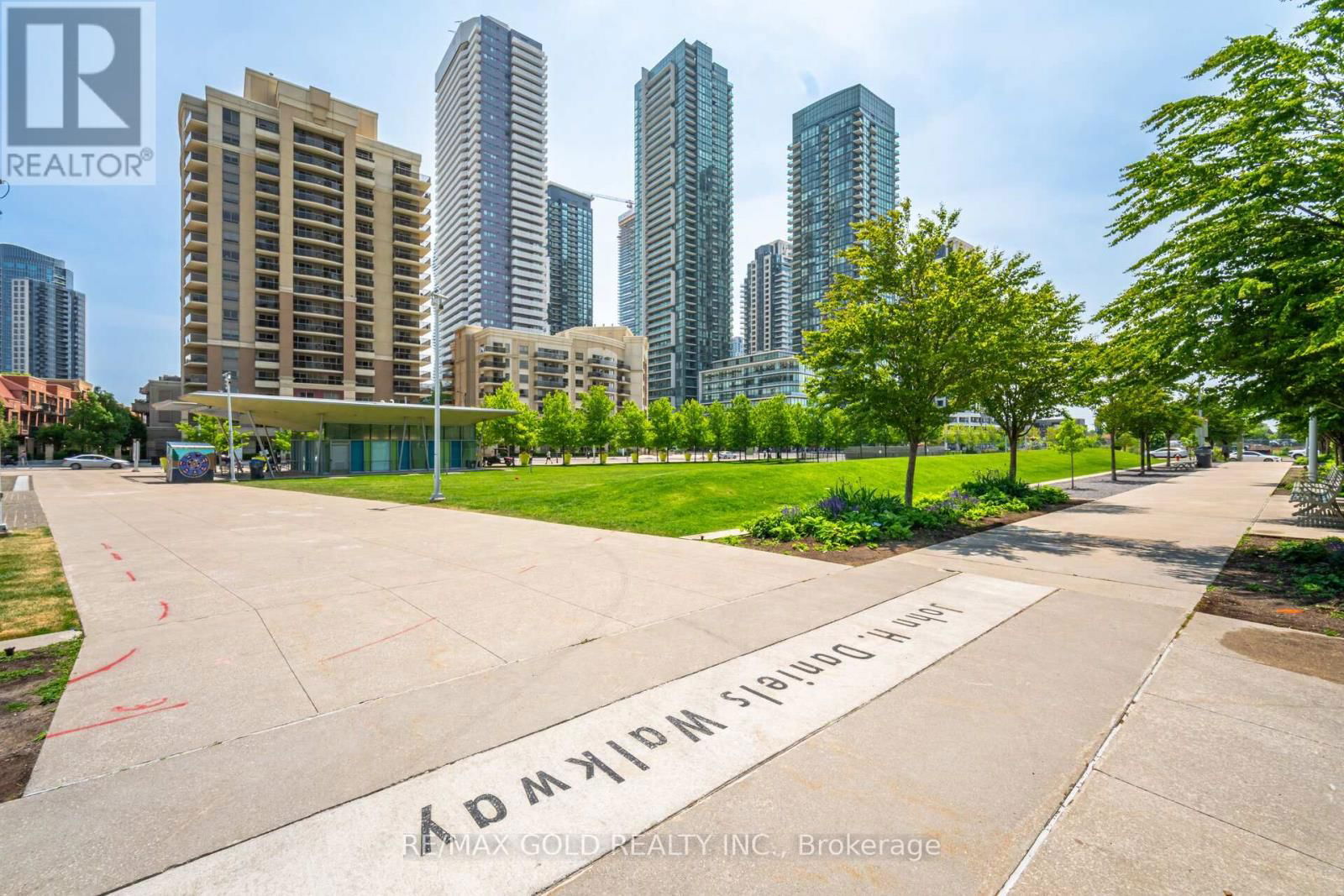 1102 - 388 PRINCE OF WALES DRIVE Image 38