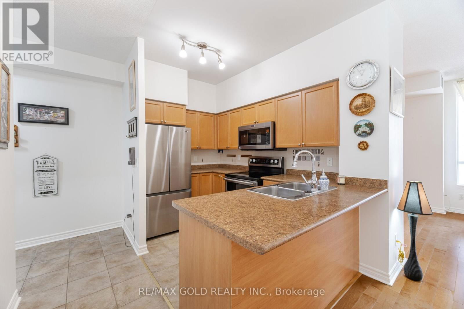 1102 - 388 PRINCE OF WALES DRIVE Image 6