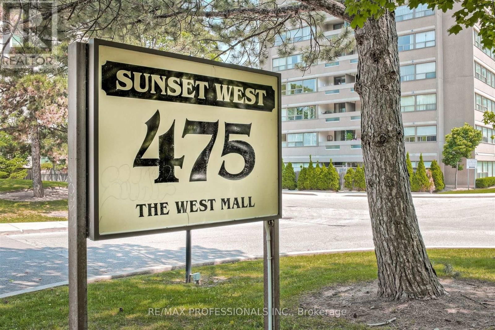 712 - 475 THE WEST MALL Image 3