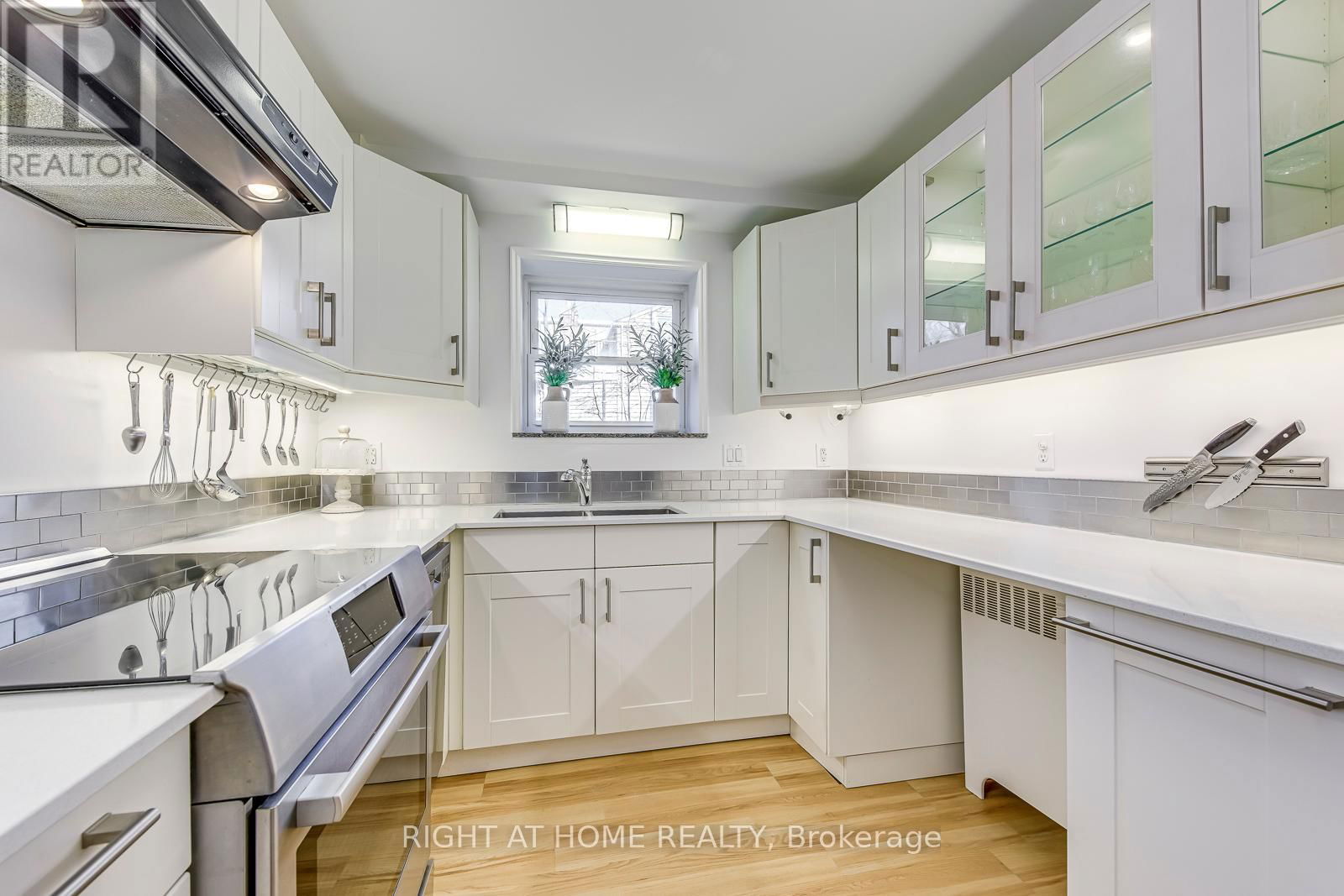 1 - 288 REYNOLDS STREET Image 9