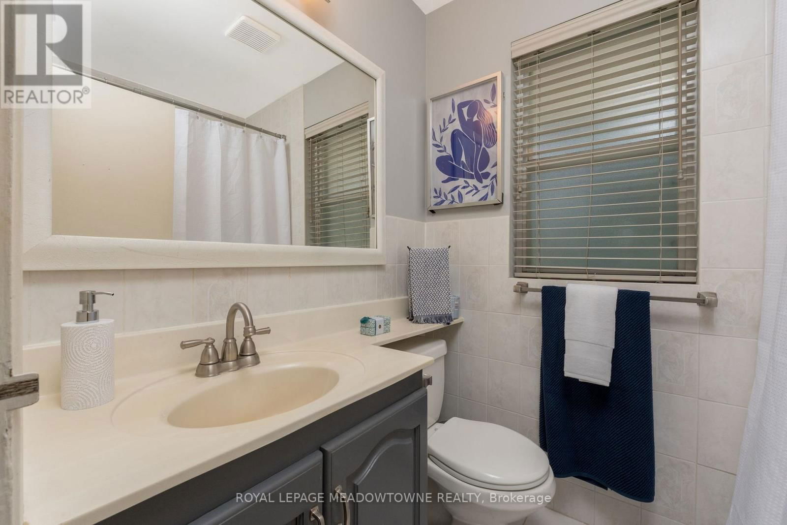 30 LESBURY AVENUE Image 20