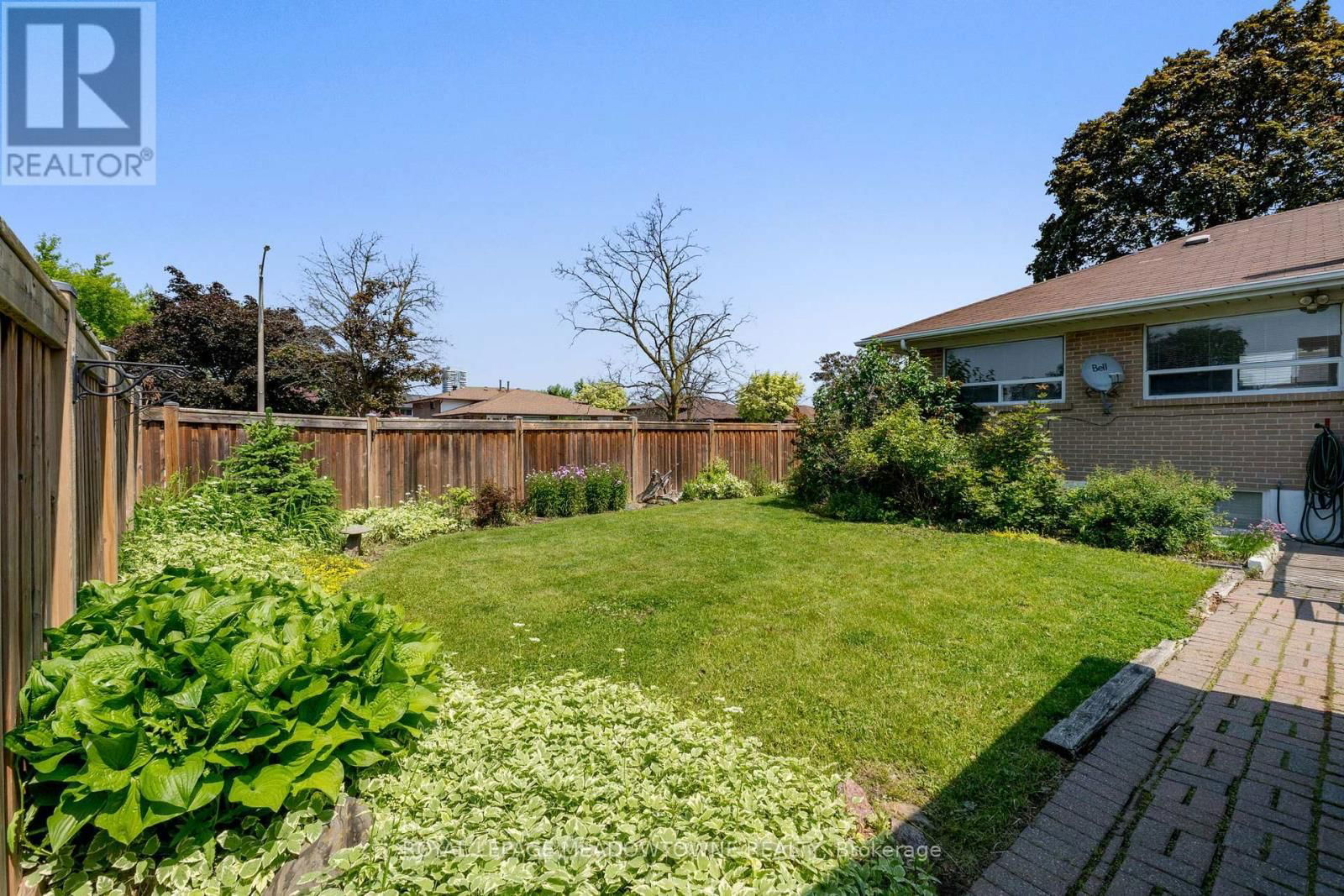 30 LESBURY AVENUE Image 32