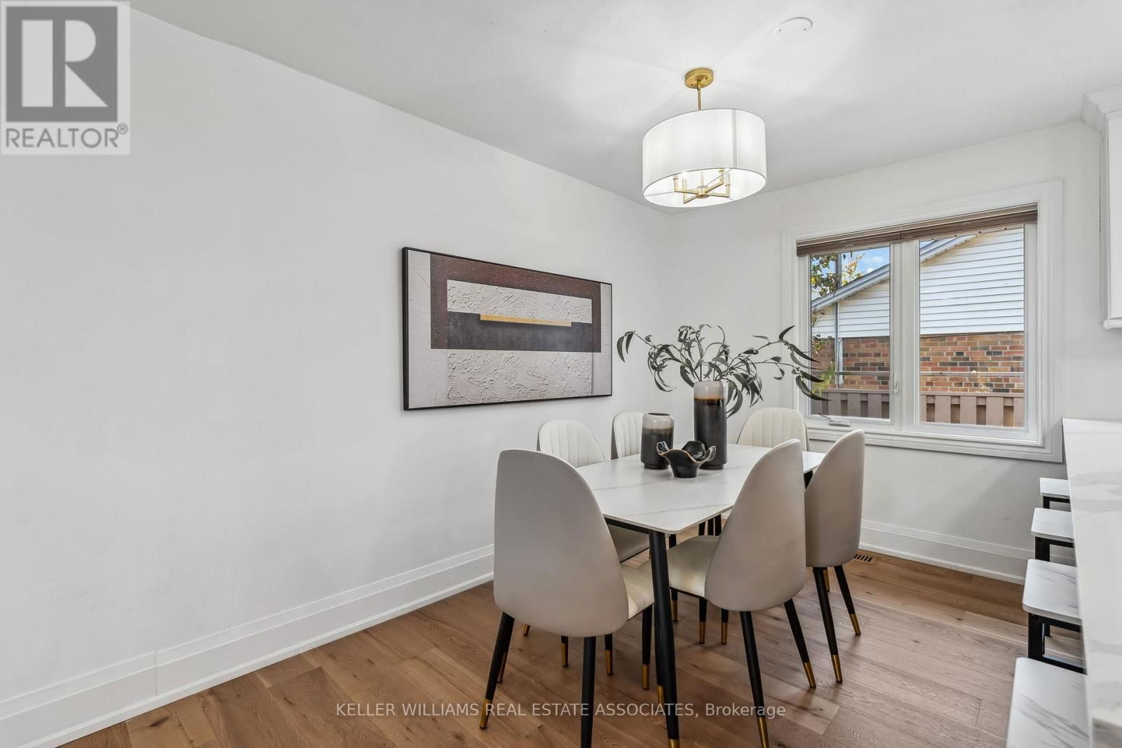 20 SUBURBAN DRIVE Image 11