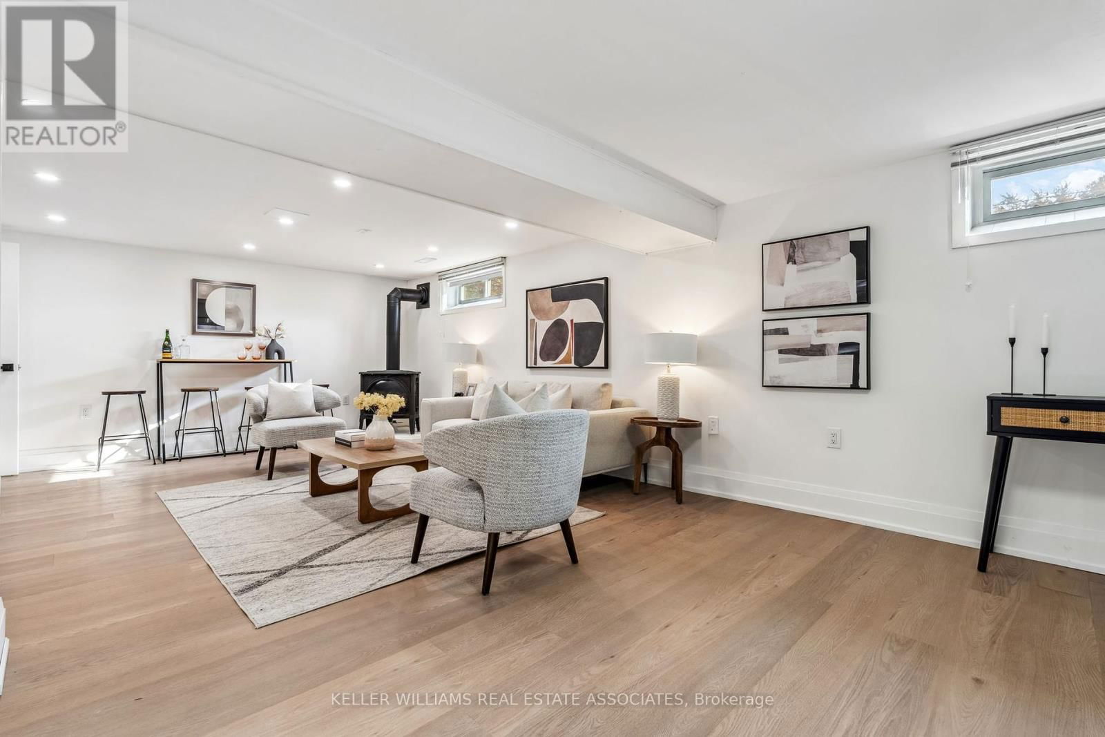 20 SUBURBAN DRIVE Image 32