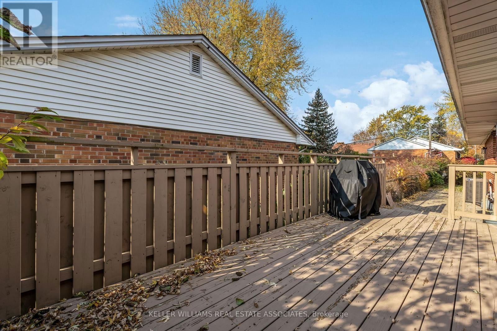 20 SUBURBAN DRIVE Image 33