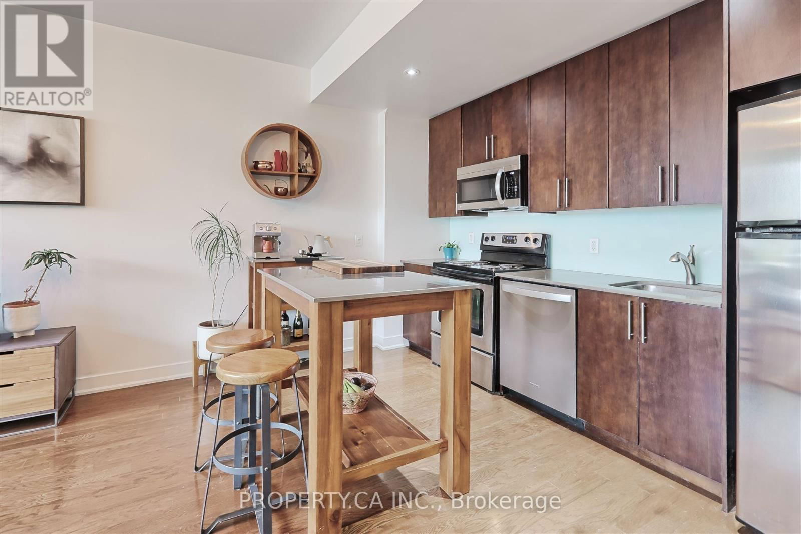 303 - 25 RITCHIE AVENUE Image 6