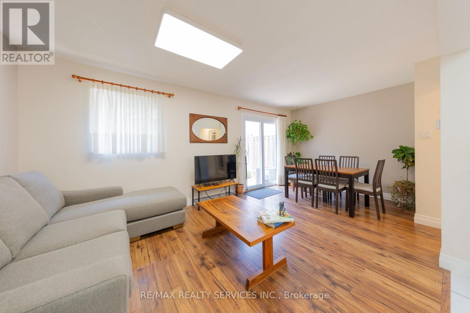 54 TARA PARK CRESCENT Image 11