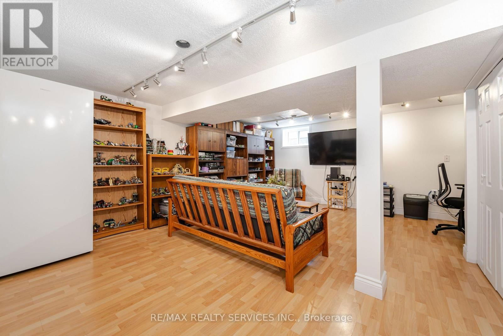 54 TARA PARK CRESCENT Image 30