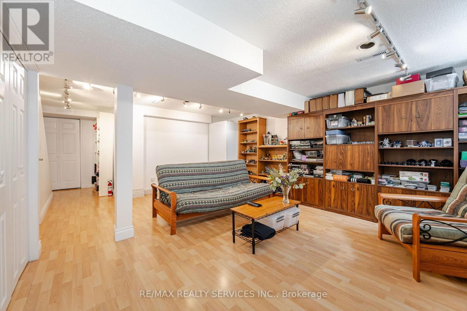 54 TARA PARK CRESCENT Image 32