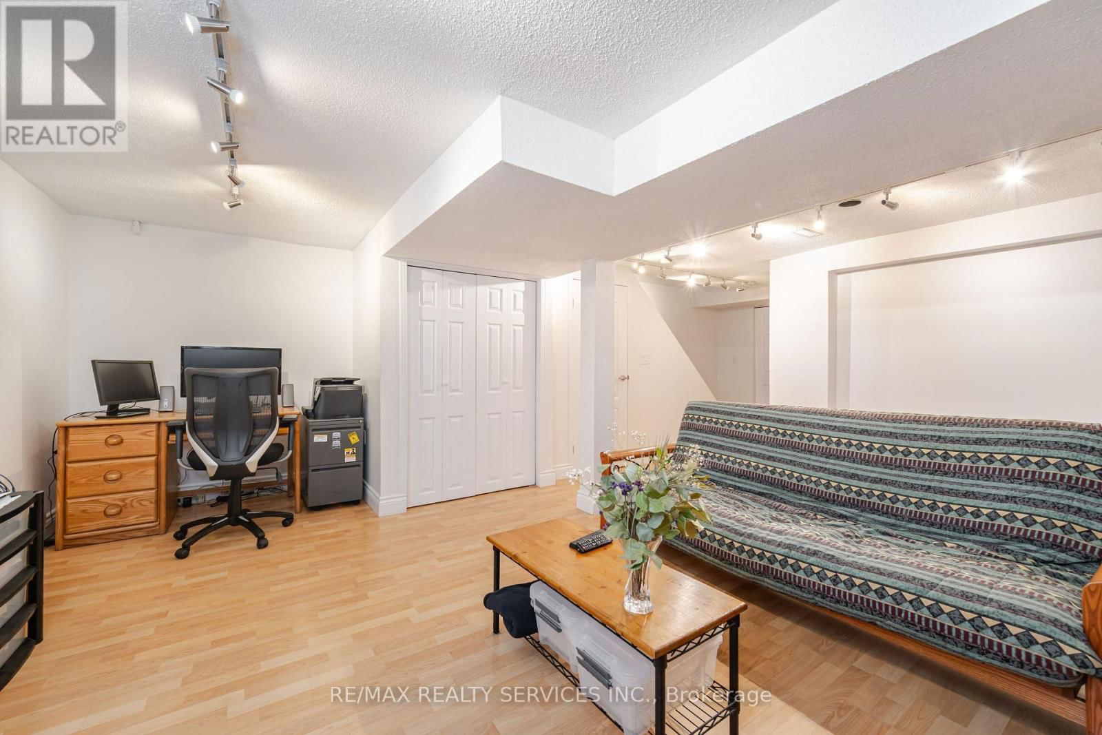 54 TARA PARK CRESCENT Image 33