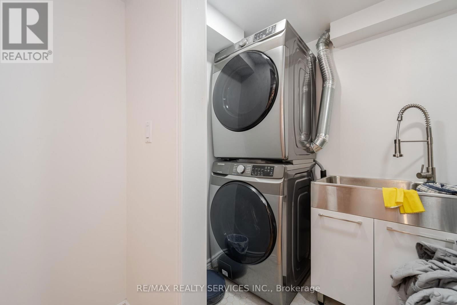 54 TARA PARK CRESCENT Image 34