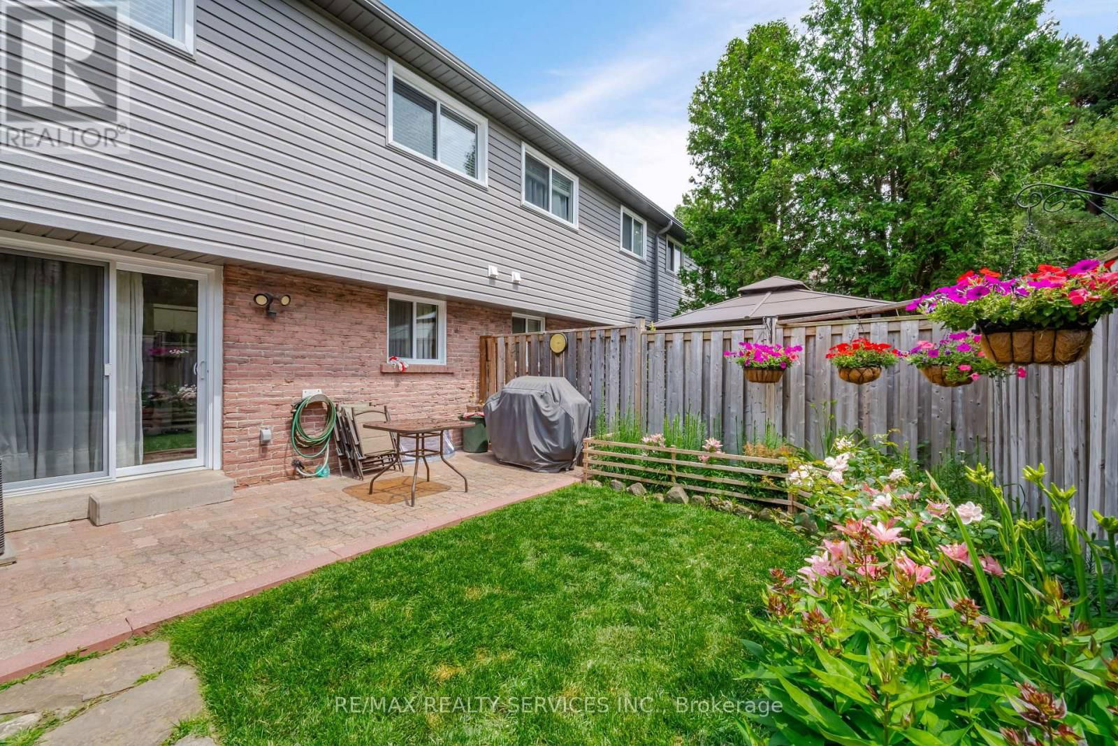 54 TARA PARK CRESCENT Image 36
