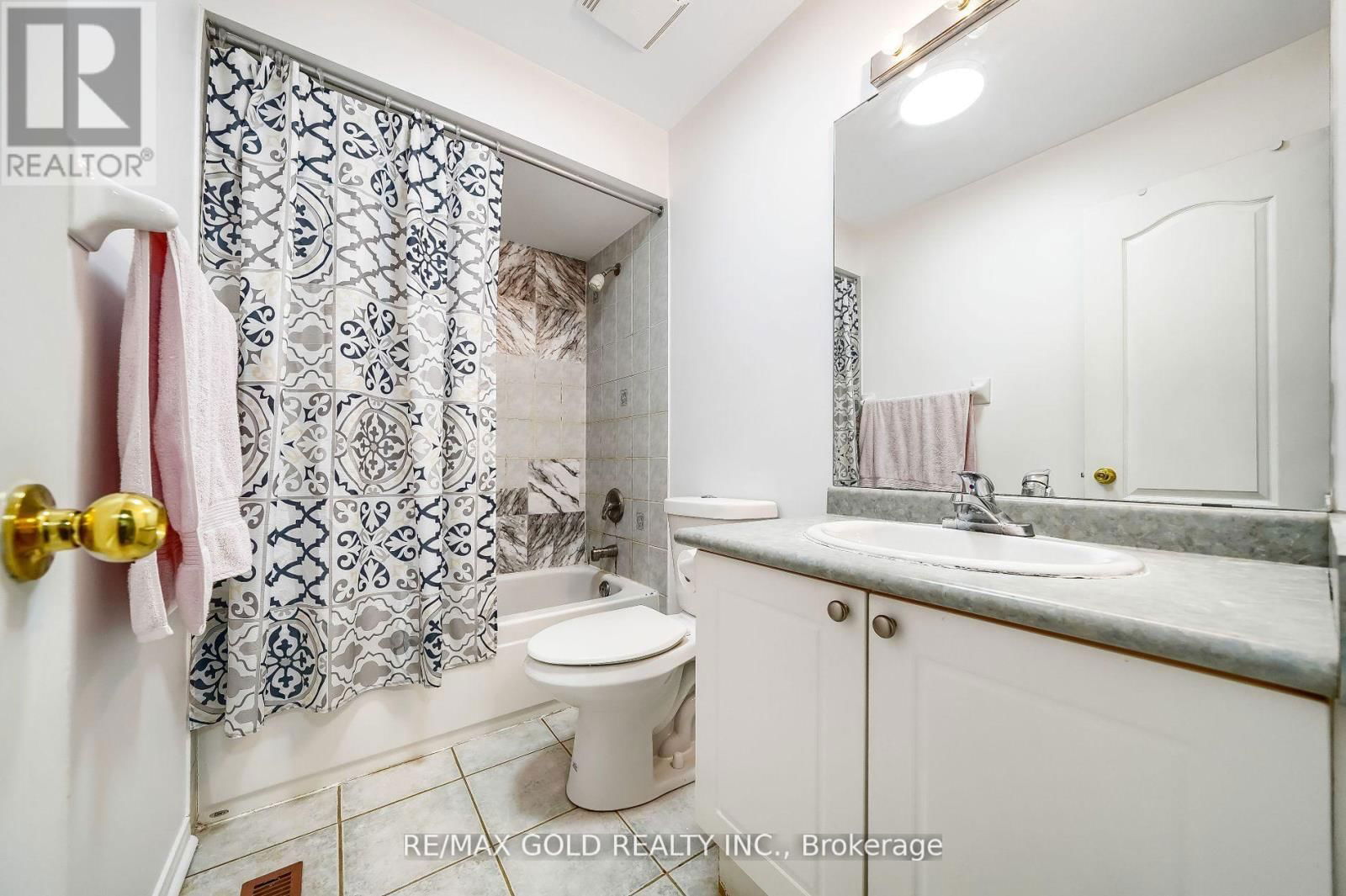 33 - 5055 HEATHERLEIGH AVENUE Image 26