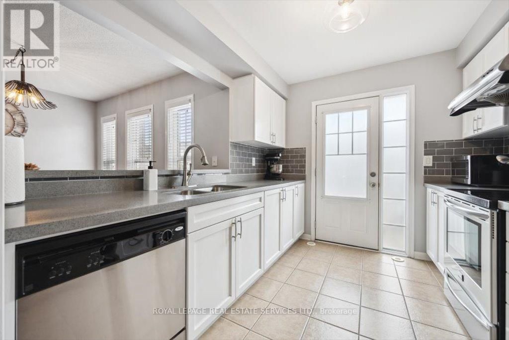 922 BRASSARD CIRCLE Image 11