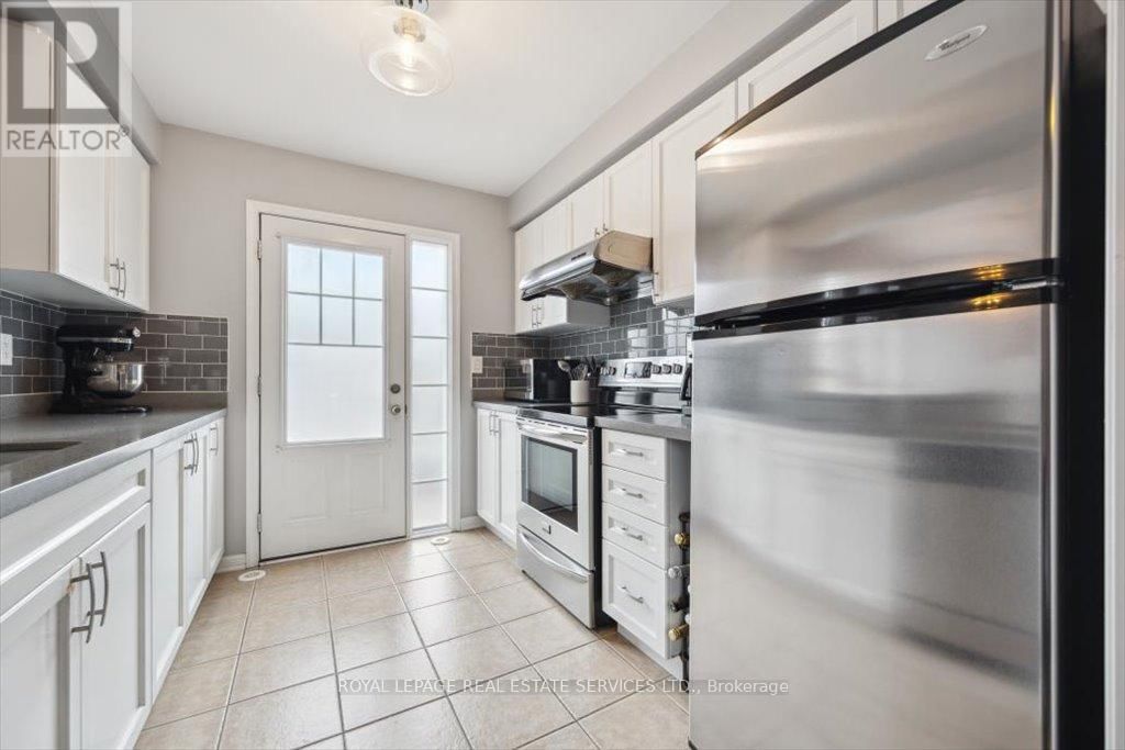 922 BRASSARD CIRCLE Image 12