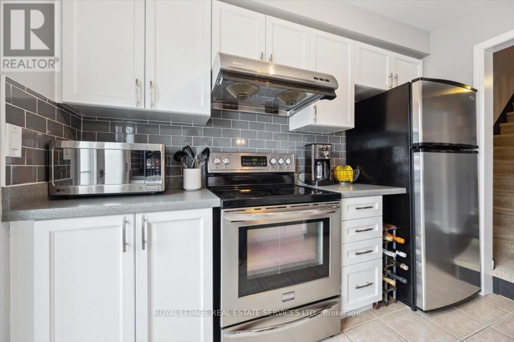922 BRASSARD CIRCLE Image 13