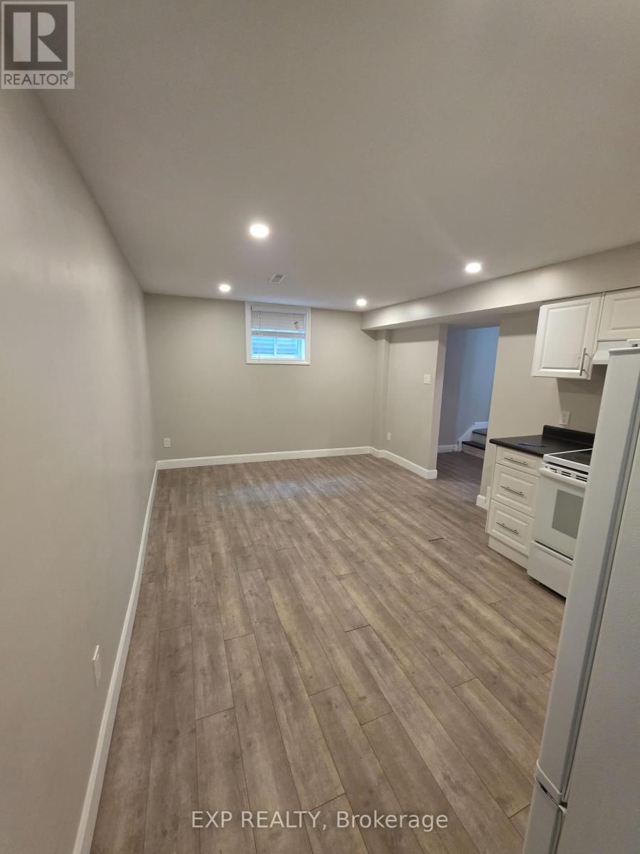 42 MARION STREET WEST Image 4