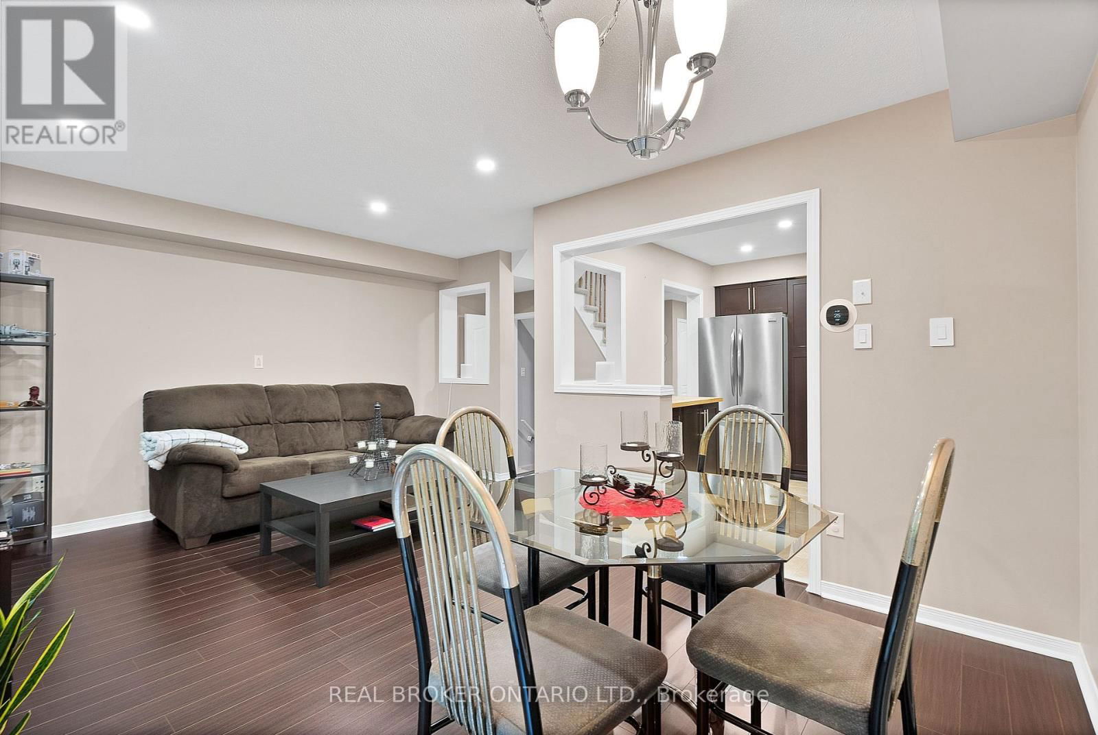 152 - 7360 ZINNIA PLACE Image 2