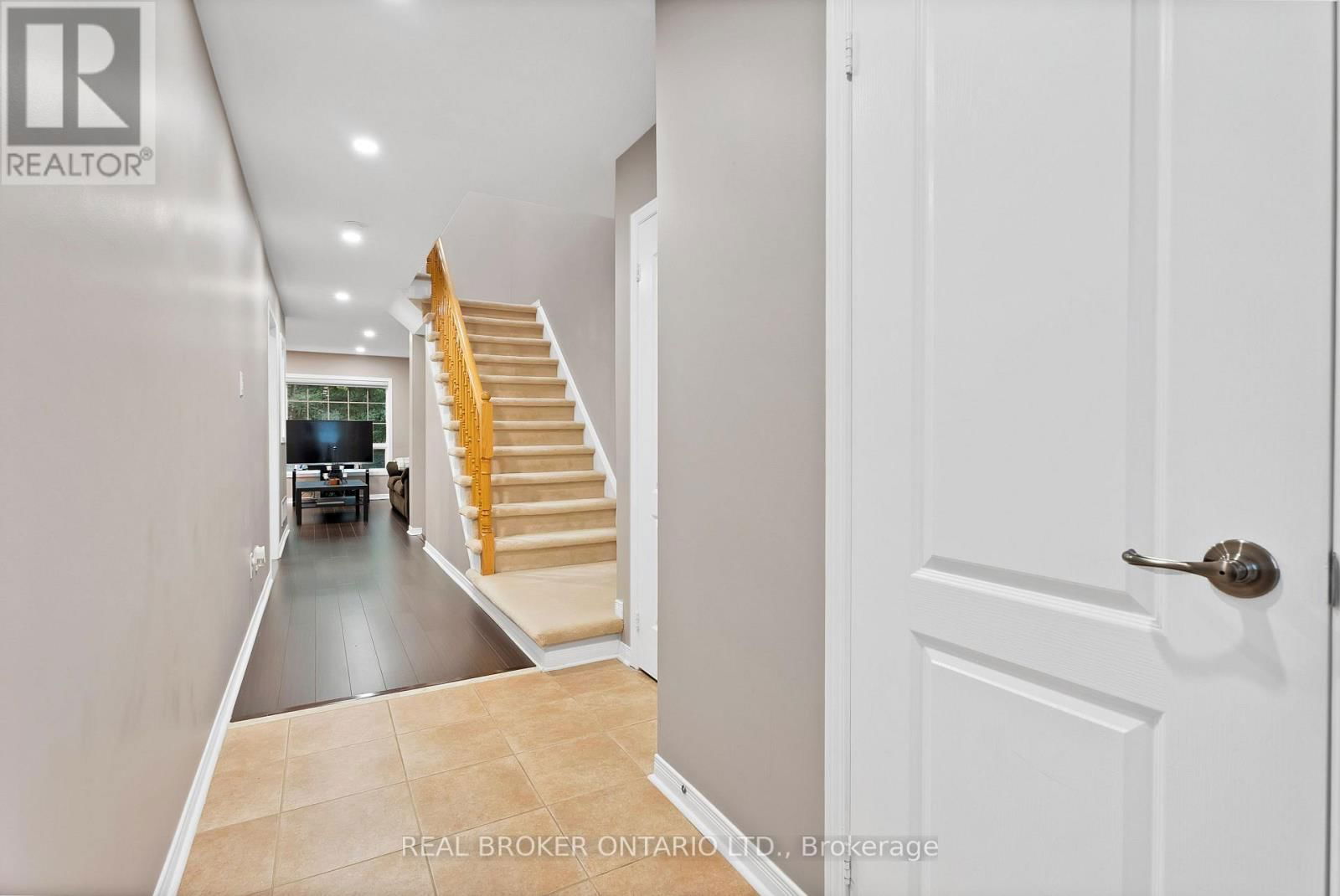 152 - 7360 ZINNIA PLACE Image 27