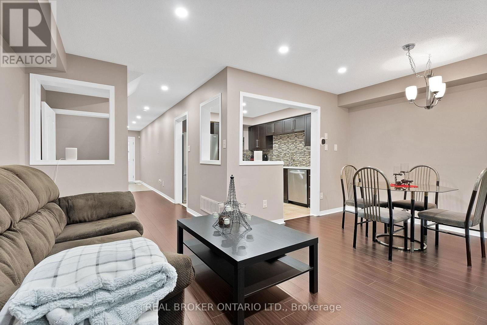 152 - 7360 ZINNIA PLACE Image 29