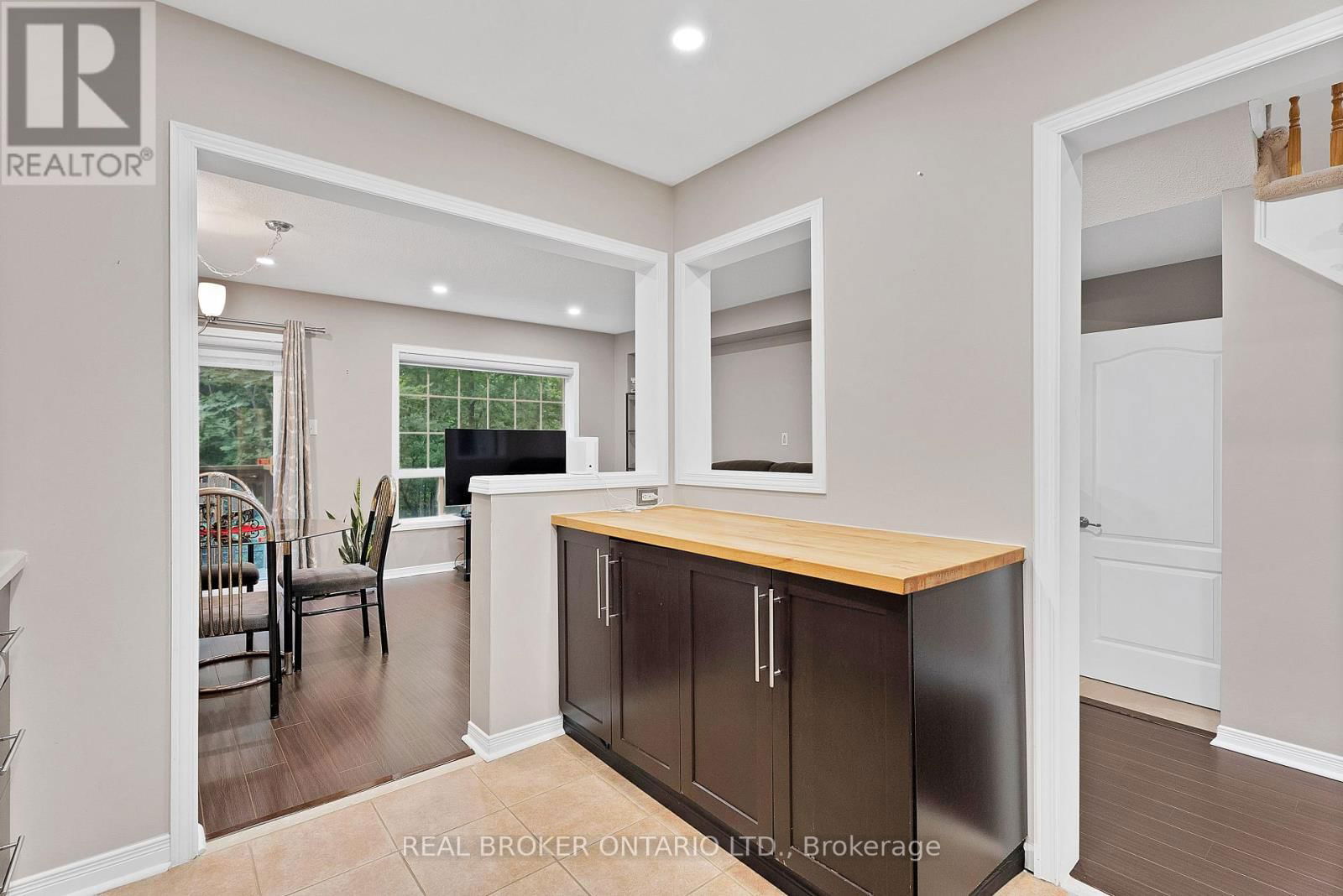 152 - 7360 ZINNIA PLACE Image 35