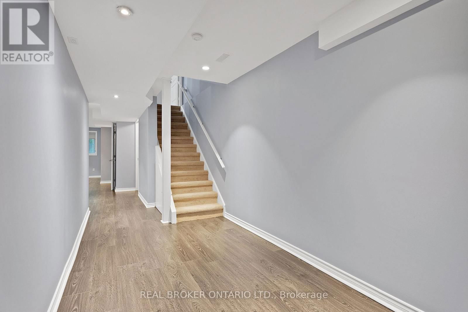 152 - 7360 ZINNIA PLACE Image 5