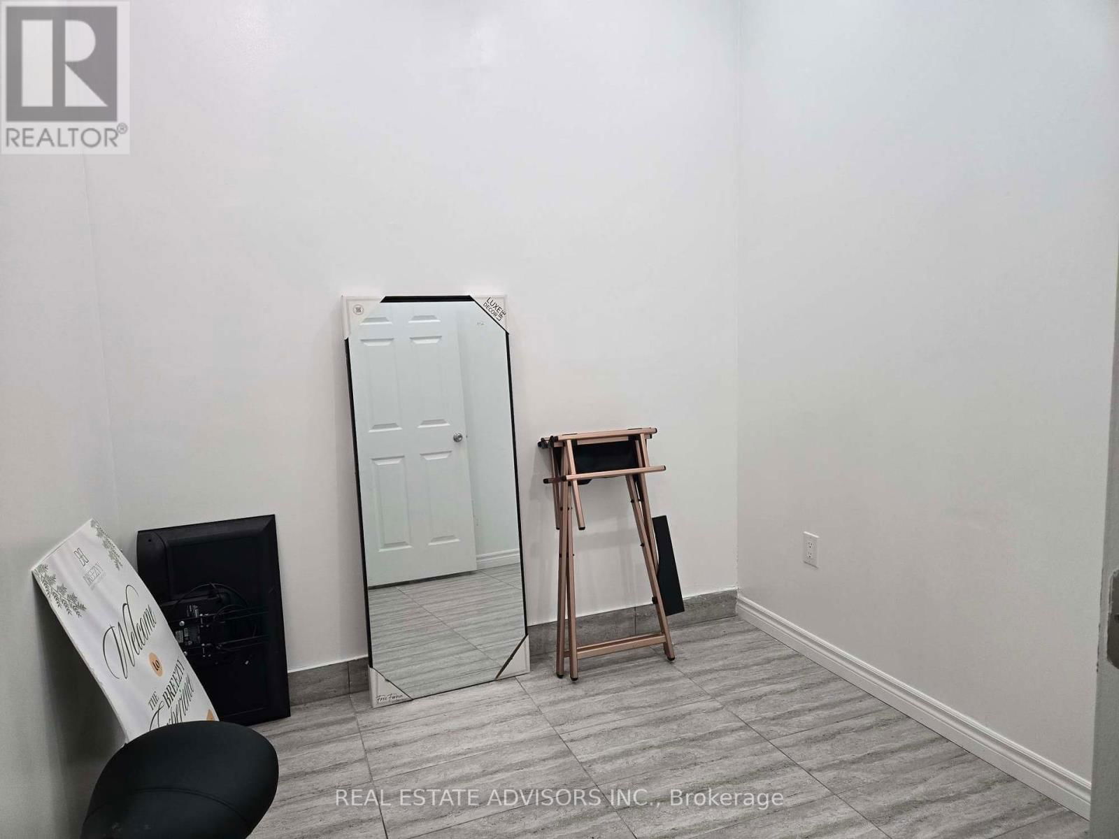 16 - 4801 STEELES AVENUE WEST Image 3