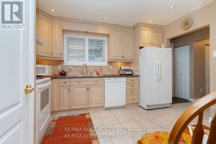 57 CATHCART CRESCENT Image 13