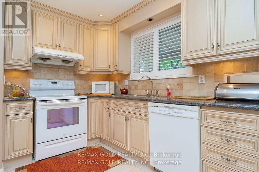57 CATHCART CRESCENT Image 16