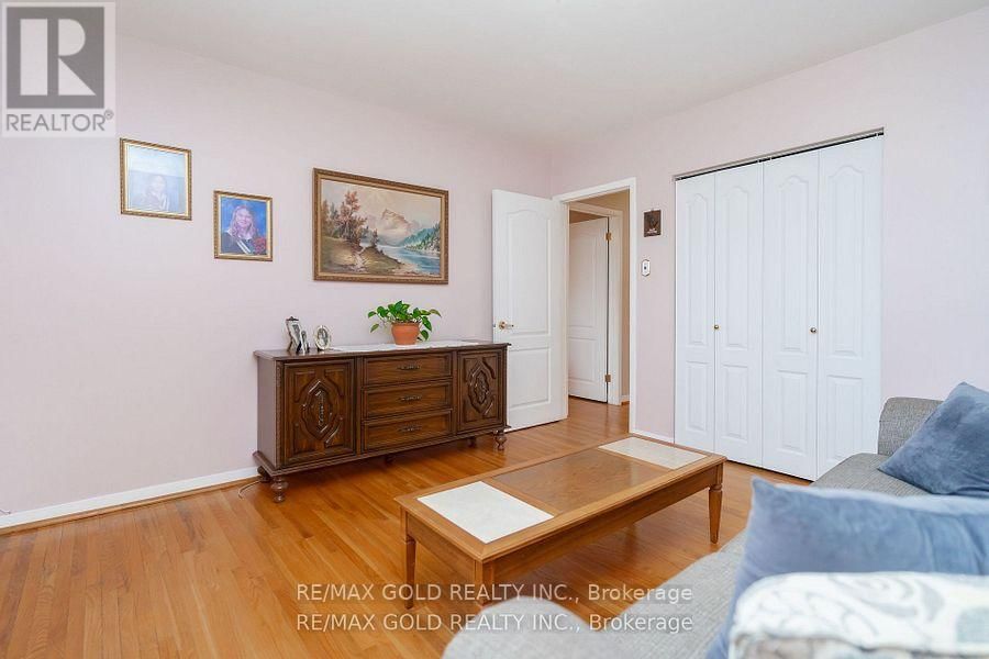 57 CATHCART CRESCENT Image 22