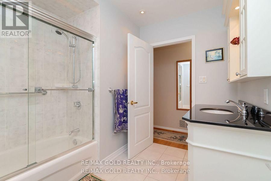 57 CATHCART CRESCENT Image 26