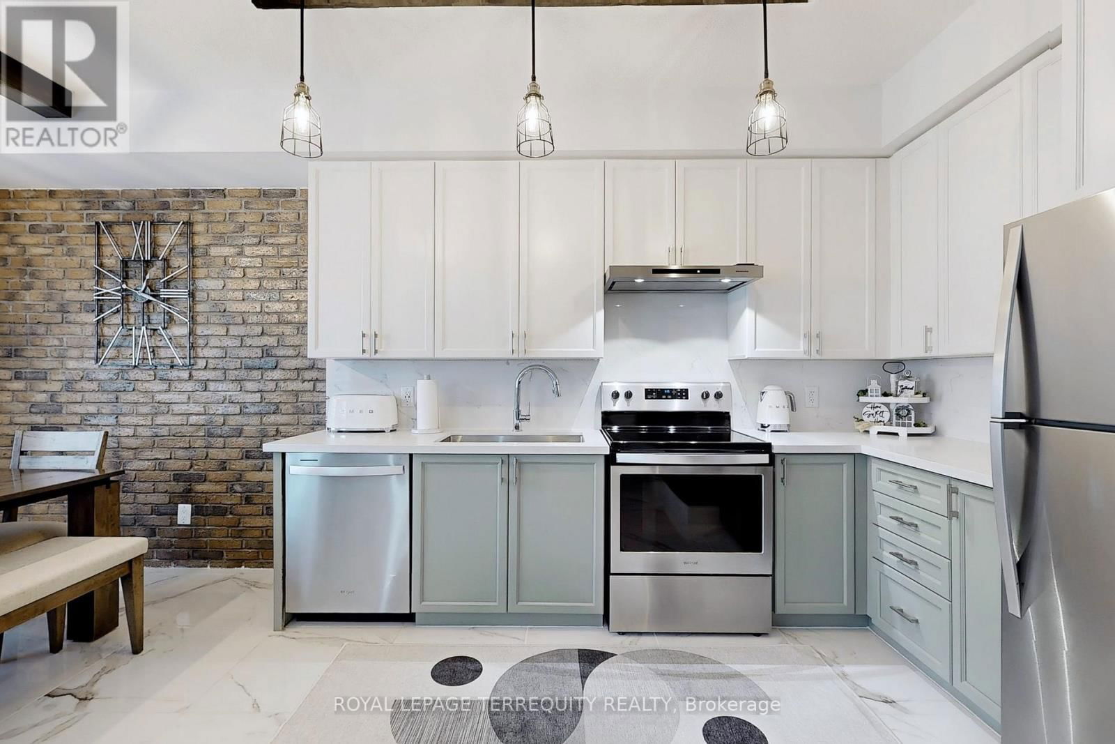 2 - 15 FORBES AVENUE Image 11