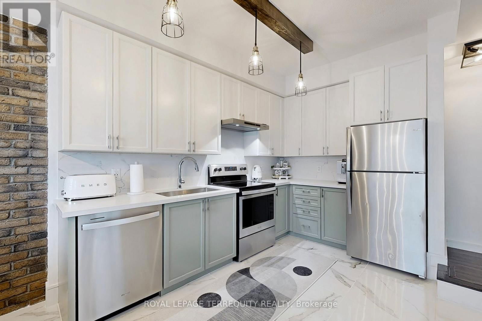 2 - 15 FORBES AVENUE Image 12