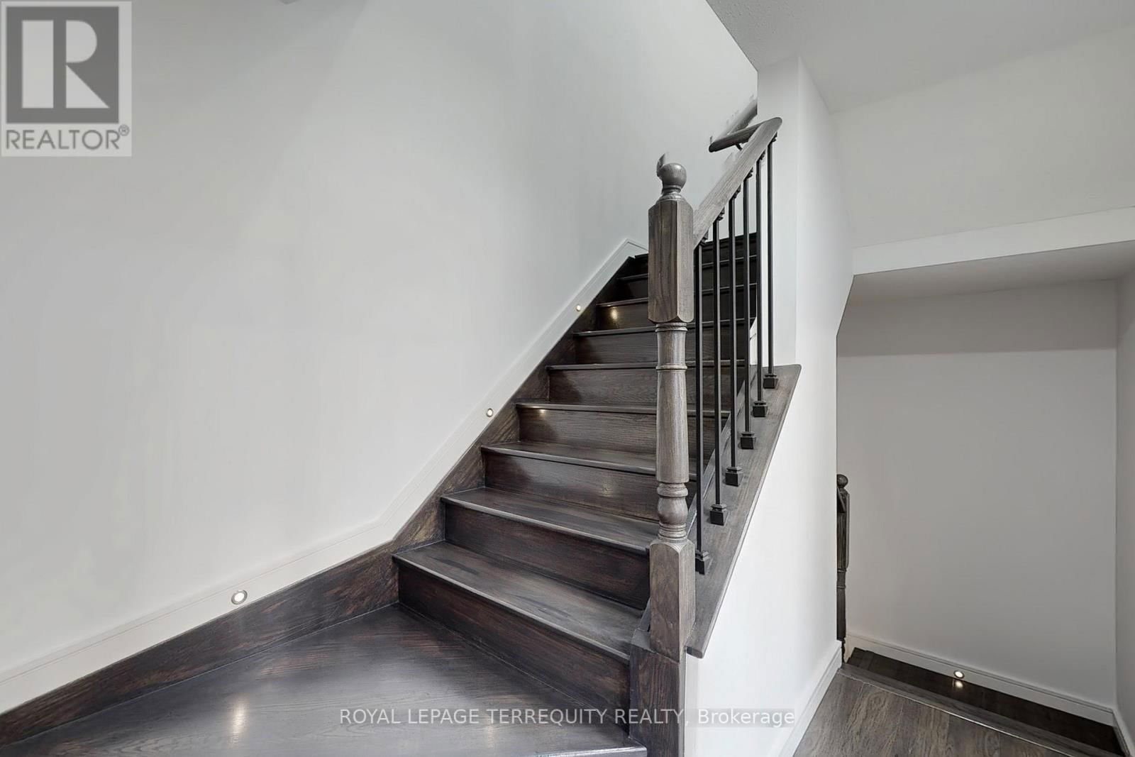 2 - 15 FORBES AVENUE Image 17