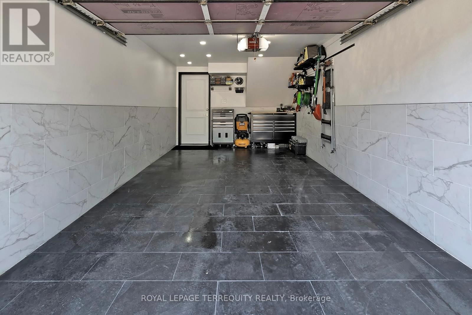 2 - 15 FORBES AVENUE Image 41