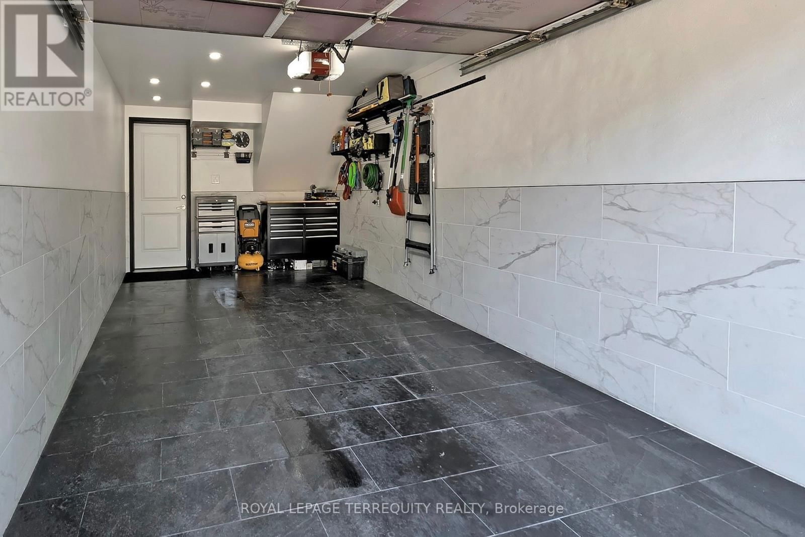 2 - 15 FORBES AVENUE Image 42